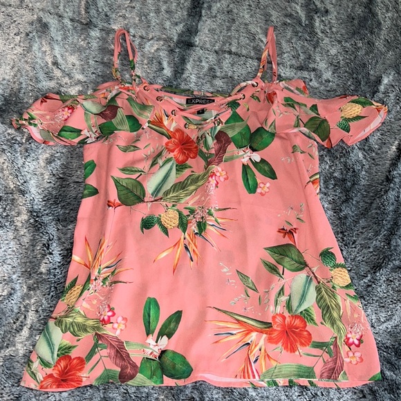 Cold shoulder blouse. - Picture 1 of 2